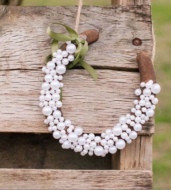 Horseshoes with pearls