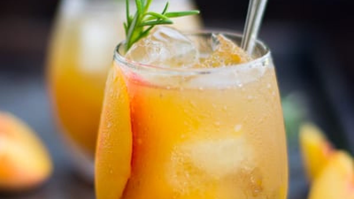 rosemary-peach-maple-cocktail