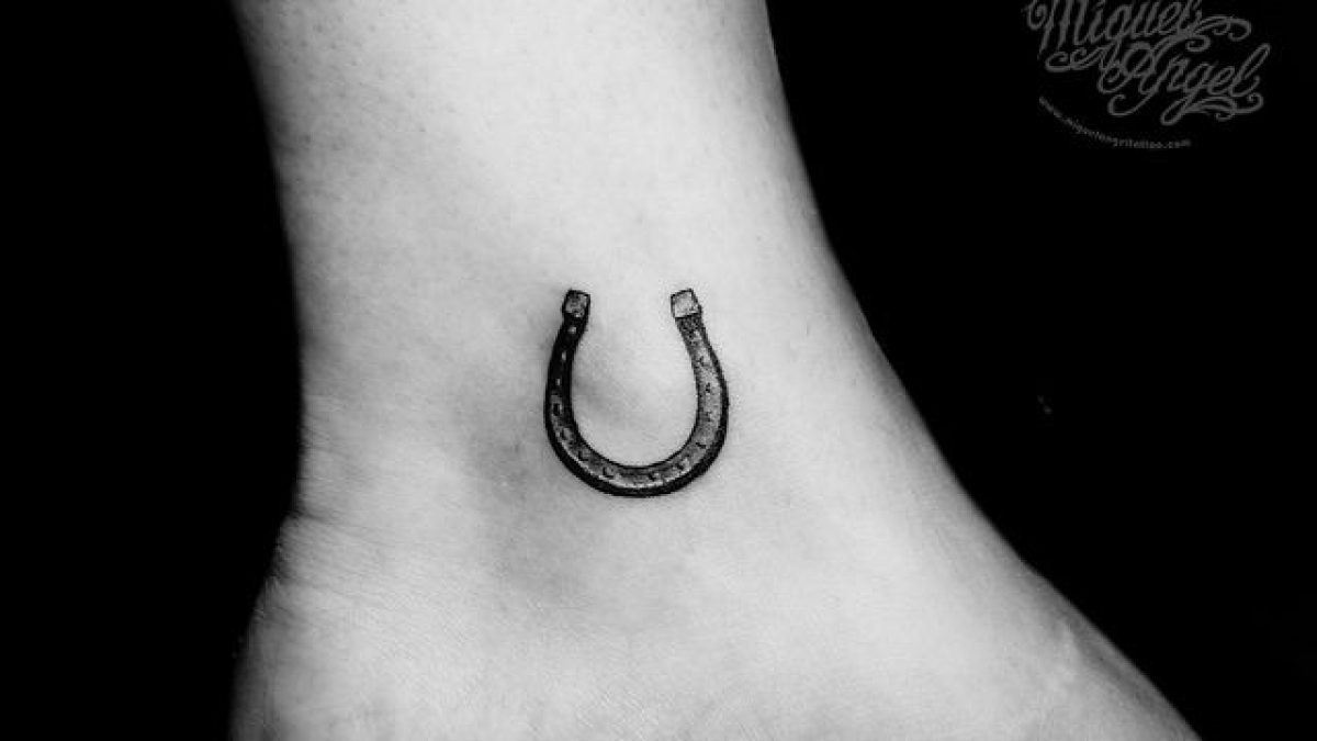 horseshoe-tattoo