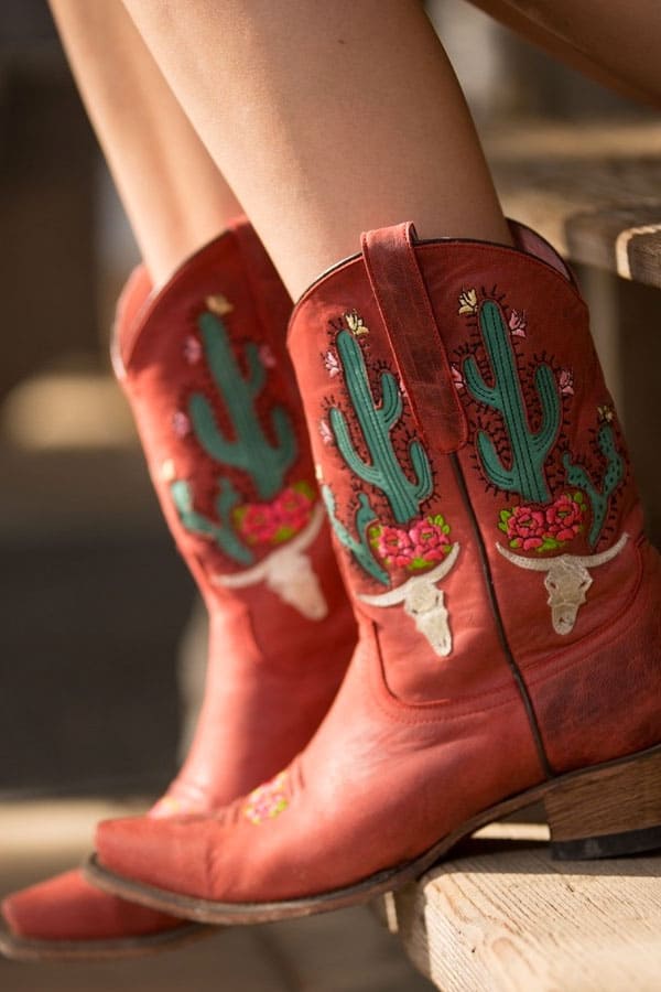 junk gypsy lane red cowgirl boots with cactus and steer skull cowgirl magazine