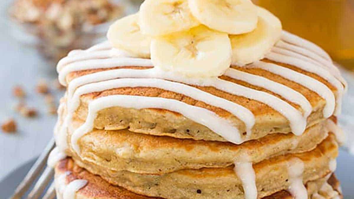 banana-bread-pancakes