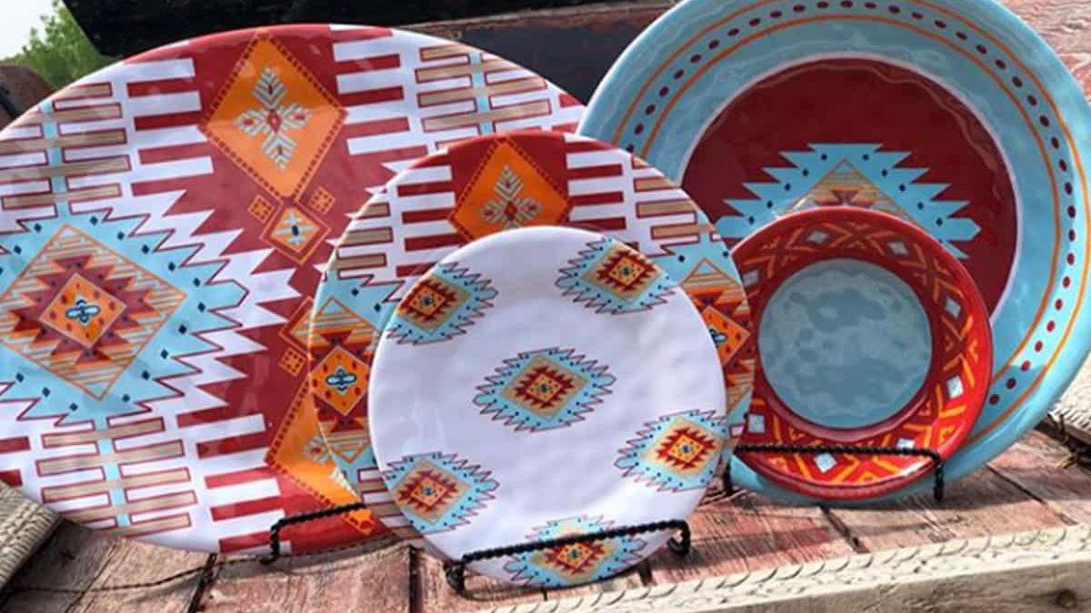Southwest Dinner Plates To Spice Up Your Style Teskey's cowgirl magazine dishes