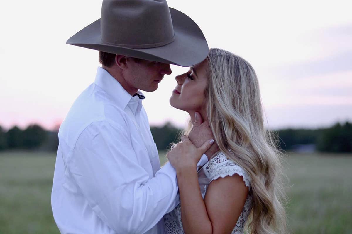 former miss rodeo texas tianti Carter professional bull rider Jeff askey new title married cowgirl magazine