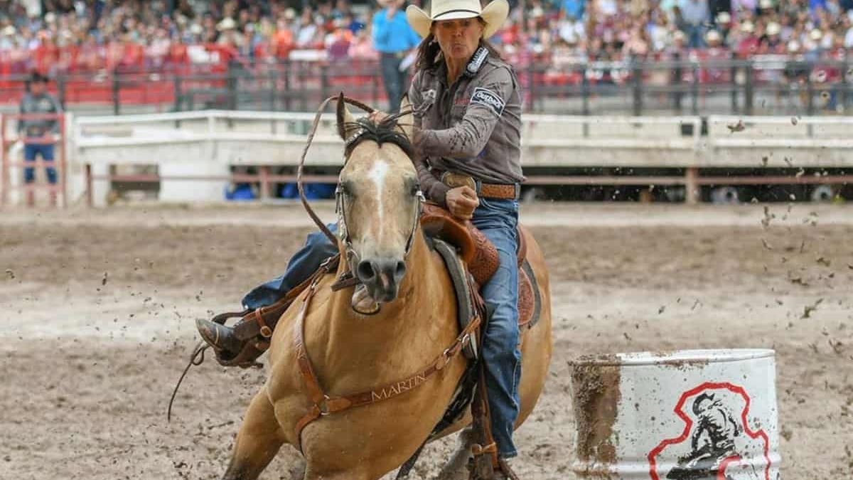 cheyenne frontier days rodeo barrel racing cowgirl magazine