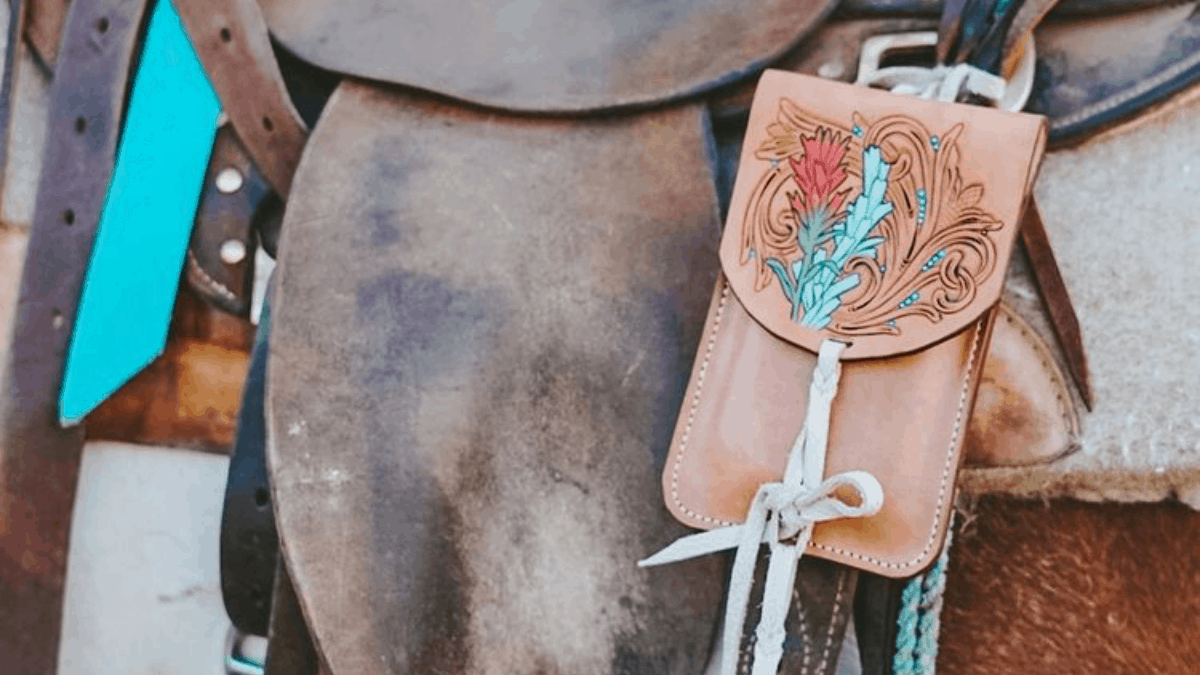 cowgirl-magazine-saddle-purse