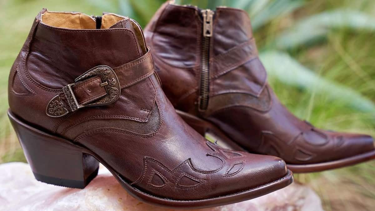 Falling for old gringo boots cowgirl magazine