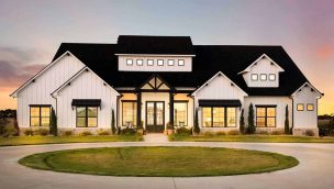 black and White House of your dreams cowgirl magazine